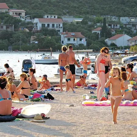 Ii Daire Poljica (Trogir)