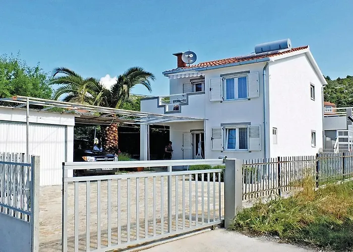 Daire Ii Poljica (Trogir)