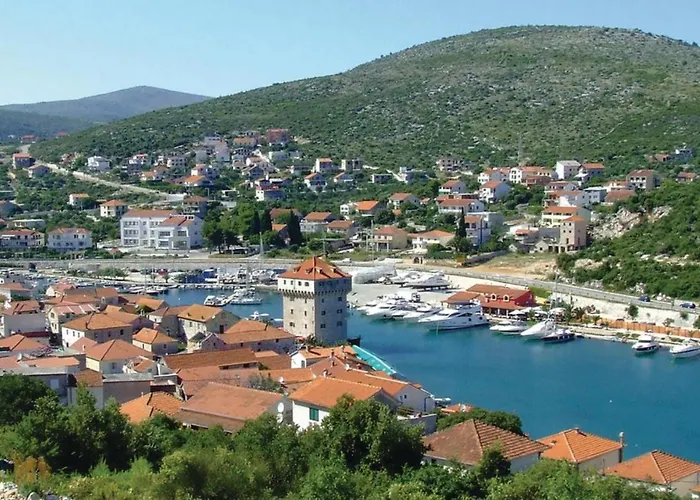 Daire Ii Poljica (Trogir)